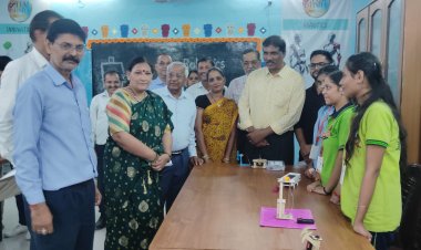 कानपुर के स्कूल में रोबोटिक्स और STEM लैब शुरू, IIT के प्रोफेसर जे. रामकुमार ने विद्यार्थियों को किया प्रेरित