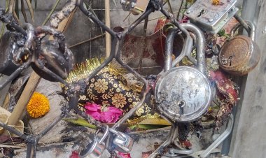 बंगाली मोहाल का प्राचीन मां काली मंदिर, जहां मन्नत के लिए बांधे जाते हैं ताले