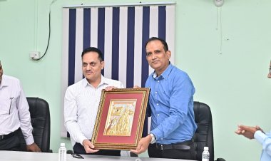 आकाशवाणी के महानिदेशक राजीव कुमार जैन ने किया वाराणसी केंद्र का दौरा, कार्यक्रमों की गुणवत्ता पर जोर