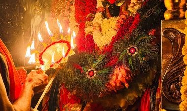 शारदीय नवरात्र की षष्ठी पर विंध्यधाम में उमड़ा आस्था का सैलाब, मां कात्यायनी के दर्शन को लगी लंबी कतारें
