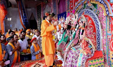 निशाचर रावण से प्रेरित हैं समाज को बांटने वाले : सीएम योगी