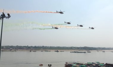 वाराण में ‘विंग्स ओवर गंगा’ एयर शो का आगाज, राफेल-सुखोई के करतबों से गूंज उठा काशी का आसमानसी