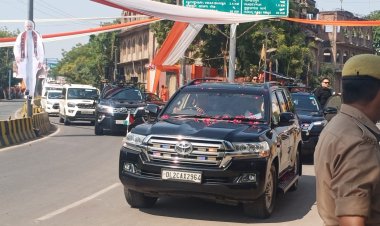 आसमान में फाइटर विमानों की गर्जना से गूंज उठी काशी, नमो घाट पर PM मोदी ने देखा एयर शो