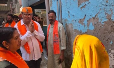 वाराणसी: विधायक सौरभ श्रीवास्तव का घर-घर जनसंपर्क, बोले- जन-जन की समस्या का समाधान हमारा उद्देश्य