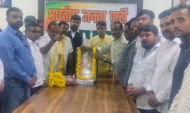 प्रयागराज: कर्म और विचारों से महान बनता है व्यक्ति, बोले संजय गुप्ता