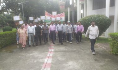 राष्ट्रीय एकता और अखंडता बनाए रखना प्रत्येक नागरिक का सामूहिक दायित्व : प्रो. अखिलेश कुमार सिंह