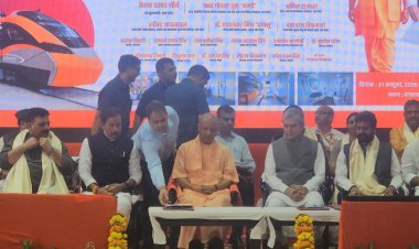 पहले ‘आश्वासन पर आश्वासन’ मिलता था, अब ‘सौगात पर सौगात’ मिलती है : मुख्यमंत्री याेगी