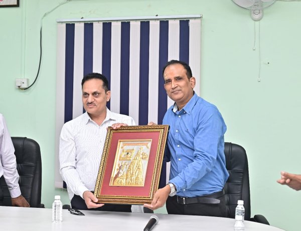 आकाशवाणी के महानिदेशक राजीव कुमार जैन ने किया वाराणसी केंद्र का दौरा, कार्यक्रमों की गुणवत्ता पर जोर