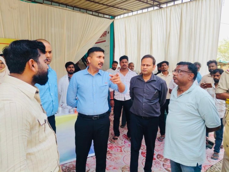 लखनऊ में बाढ़ से हालात बिगड़े, CM योगी के निर्देश पर युद्धस्तर पर राहत अभियान; 10 नावें तैनात