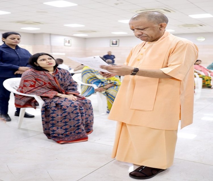 जनता दर्शन में CM योगी की दो टूक- दूसरी बार भी समस्या लेकर आया फरियादी तो तय होगी अफसरों की जवाबदेही