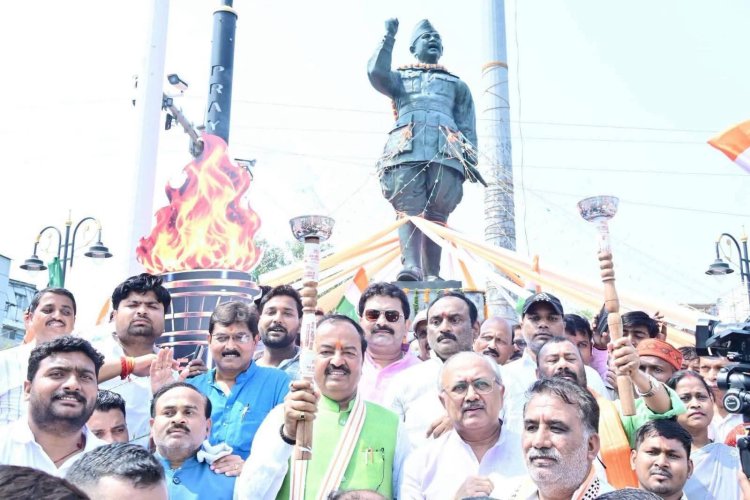 प्रयागराज में सेवा ज्योति यात्रा, केशव मौर्य बोले- ‘न रुकेंगे, न झुकेंगे’, 2047 तक विकसित भारत का संकल्प