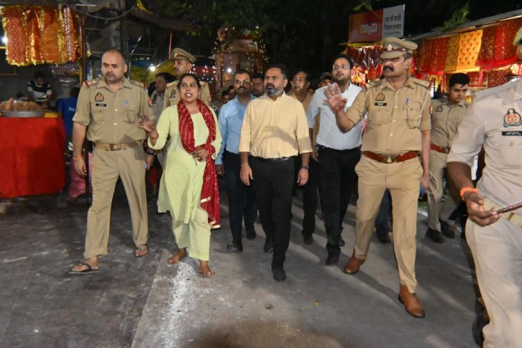 कानपुर: नवरात्र में देवी मंदिरों की व्यवस्थाओं का डीएम ने लिया जायजा, श्रद्धालुओं की सुविधा पर जोर