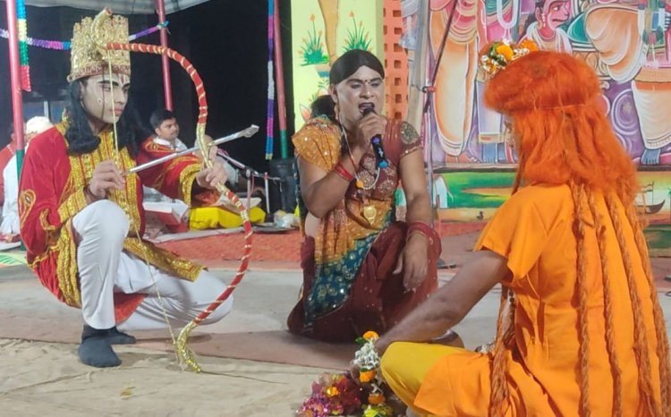 मीरजापुरः श्रीनिवास धाम की रामलीला में गूंजा राम जन्म का उल्लास, नारद मोह लीला का मंचन
