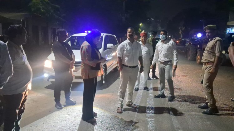कानपुर में देर रात सड़कों पर उतरे नगर आयुक्त, सड़क मरम्मत से रैन बसेरों तक व्यवस्थाओं का लिया जायजा
