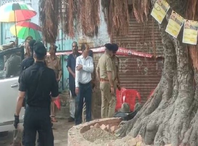 लखनऊ तिहरा हत्याकांड: पीड़ित परिवार से मिले DGP राजीव कृष्णा, आरोपितों पर सख्त कार्रवाई का भरोसा
